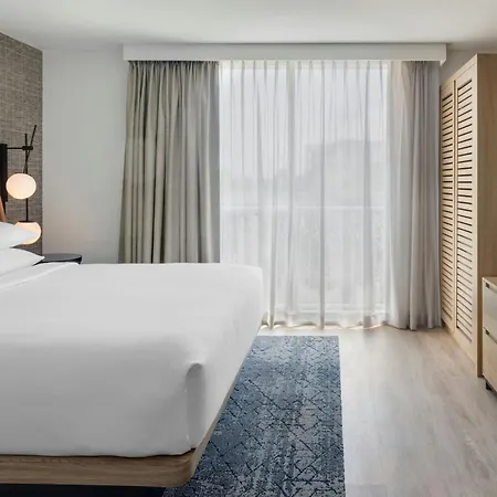 Sheraton Suites Fort Lauderdale At Cypress Creek-2